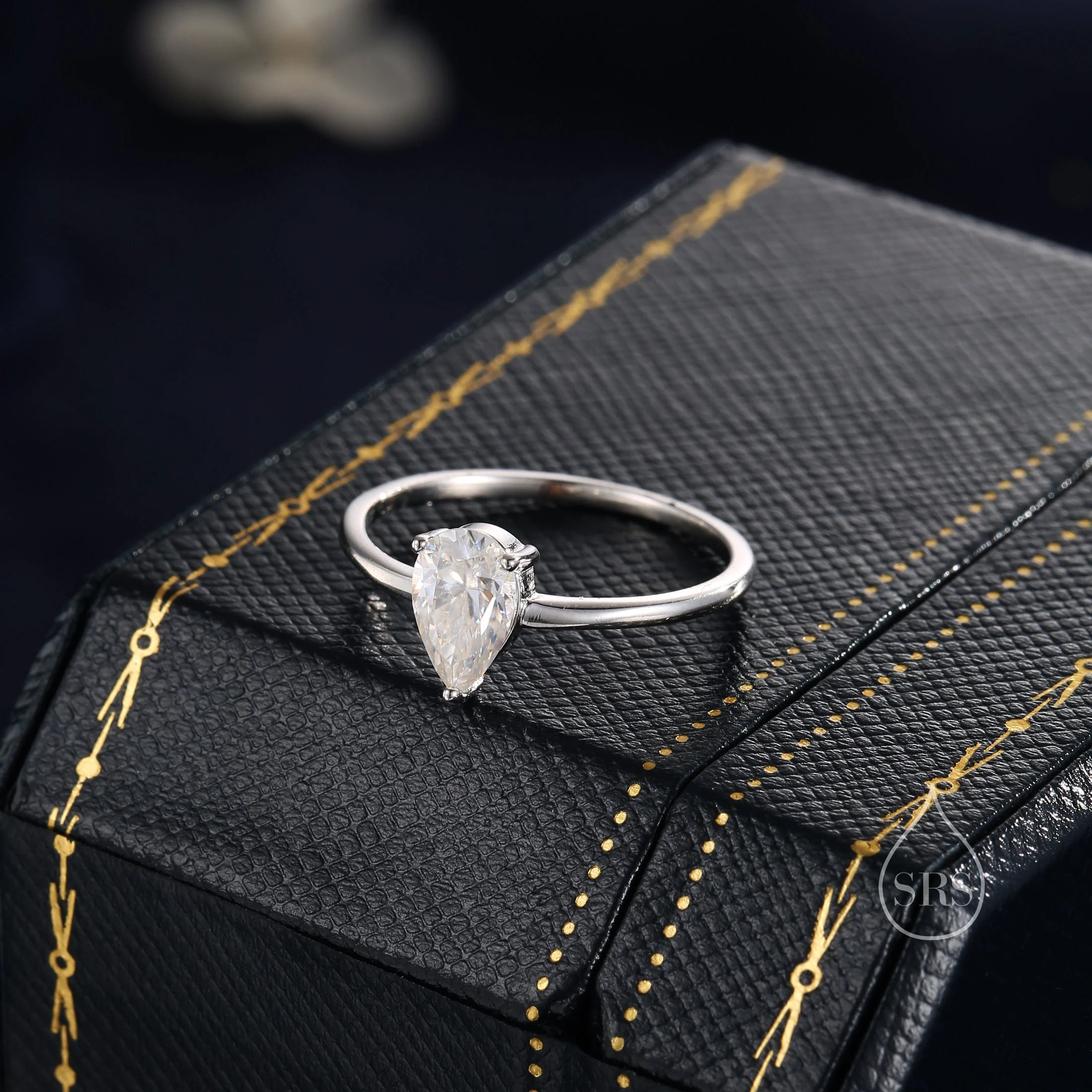 1 Carat Pear Cut Moissanite Diamond Classic Single Stone Engagement Ring in Sterling Silver, Moissanite Diamond, US 5-8 - Image 2