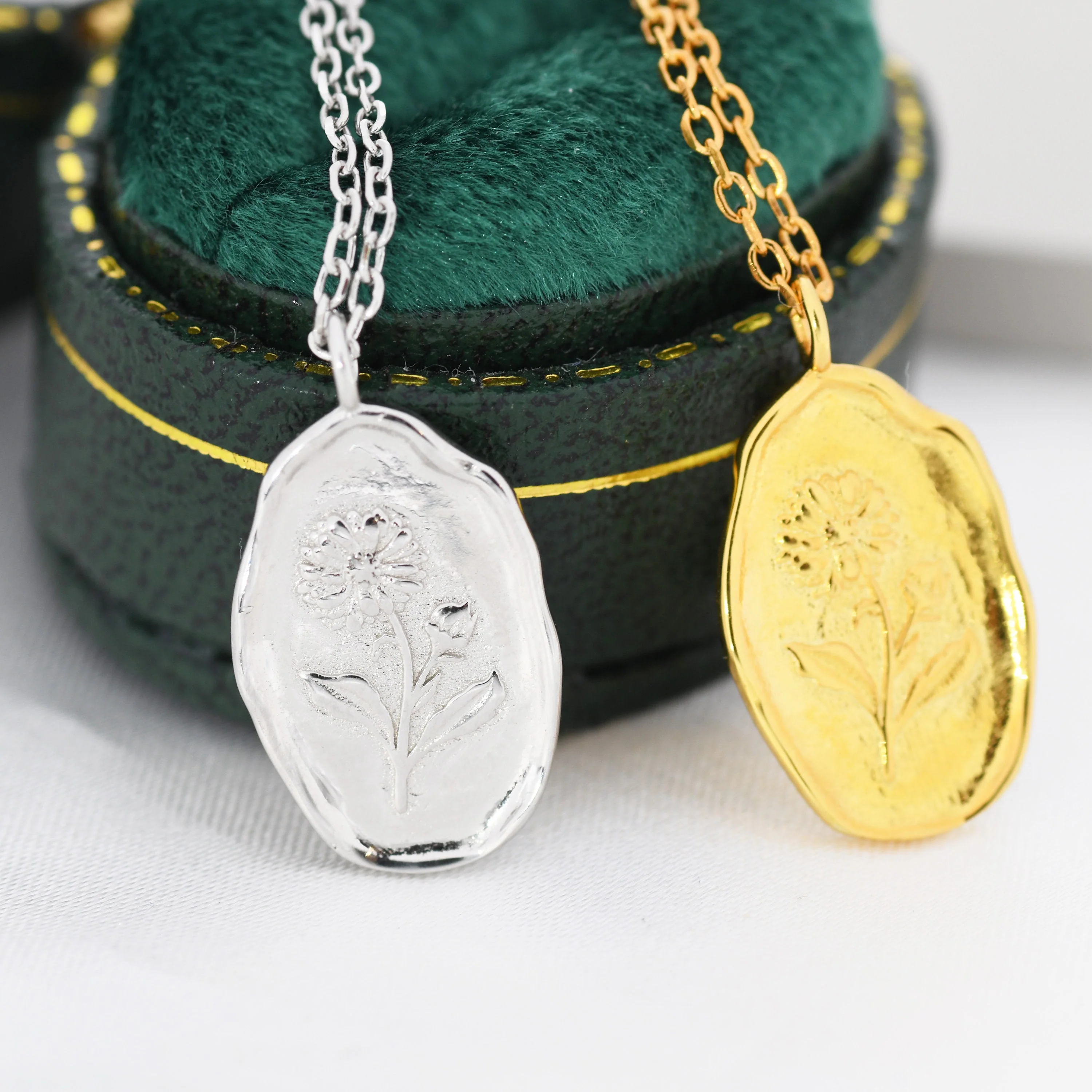 Aster Flower Oval Pendant Necklace in Sterling Silver, Silver or Gold, September Birth Flower, Nature Inspired Daisy Flower Necklace - Image 3