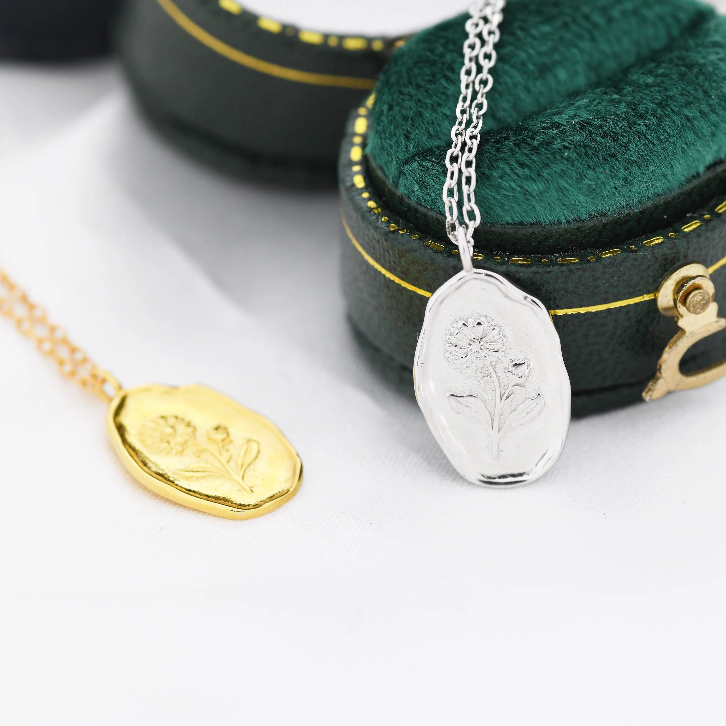 Aster Flower Oval Pendant Necklace in Sterling Silver, Silver or Gold, September Birth Flower, Nature Inspired Daisy Flower Necklace - Image 5