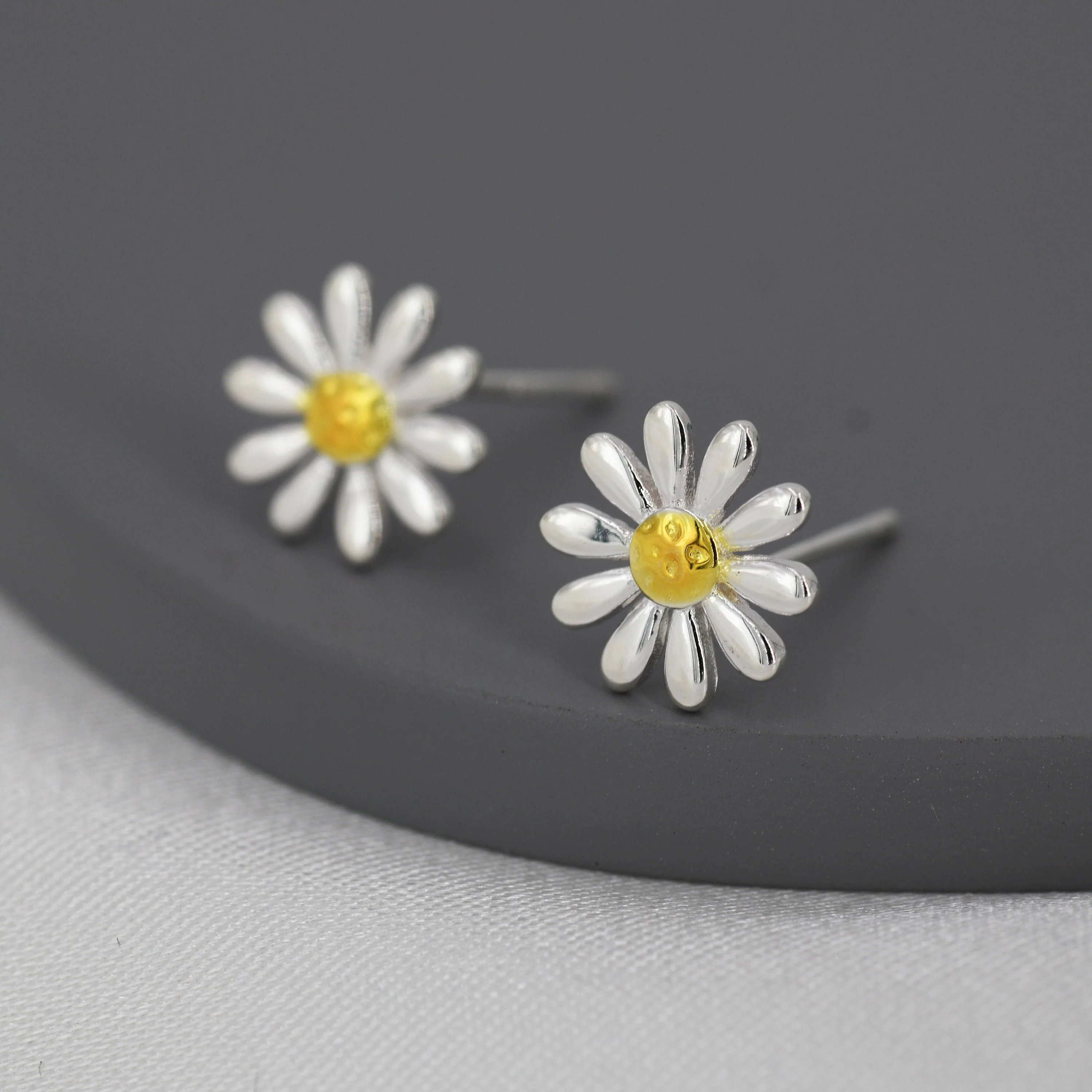 Aster Flower Stud Earrings in Sterling Silver, Daisy Earrings, Nature Inspired Floral Plant Earrings - Image 4