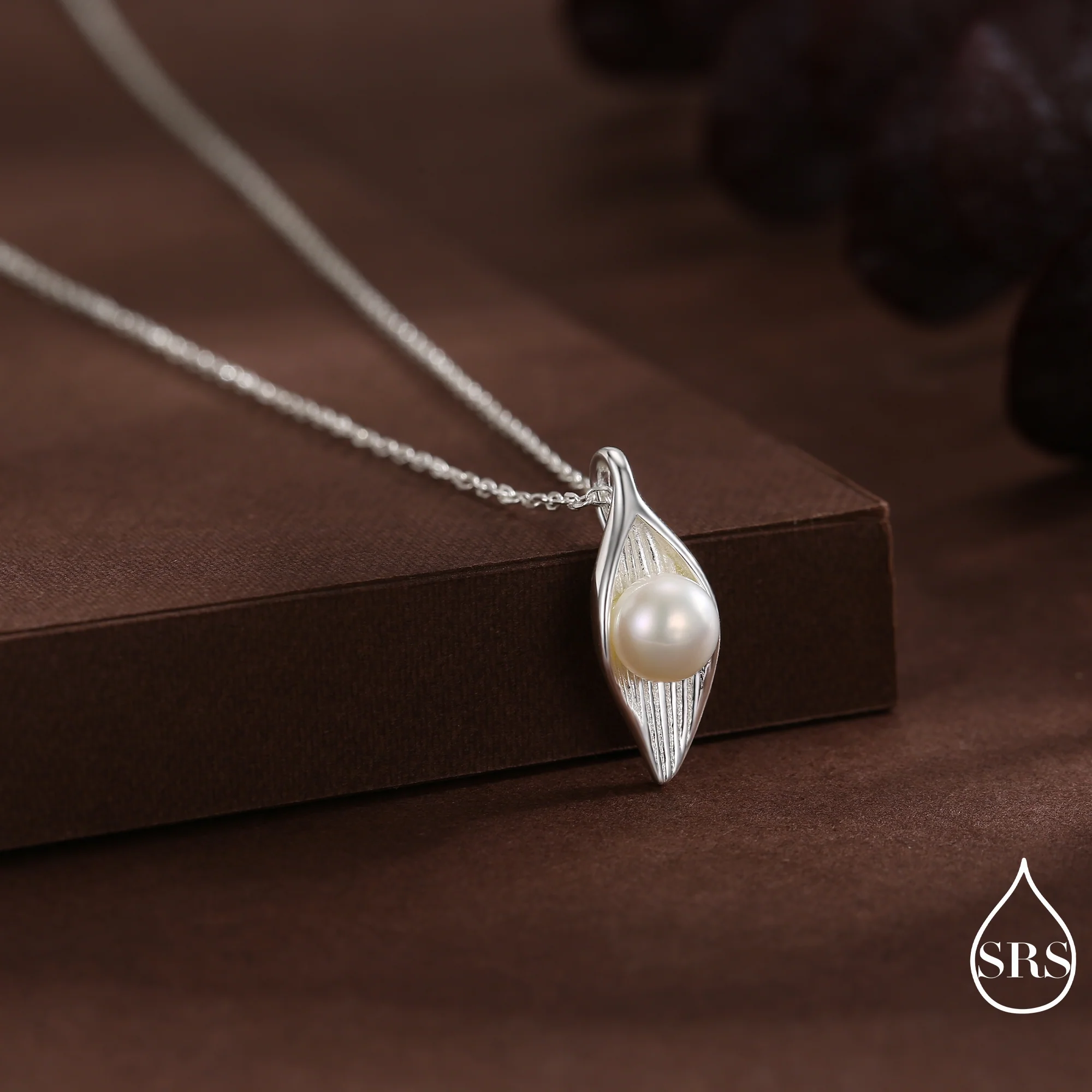 Calla Lily Flower Blossom Earrings with Fresh Water Pearls and Necklace, Nature Inspired, Nature Inspired Pretty and Elegant Jewellery - Image 10