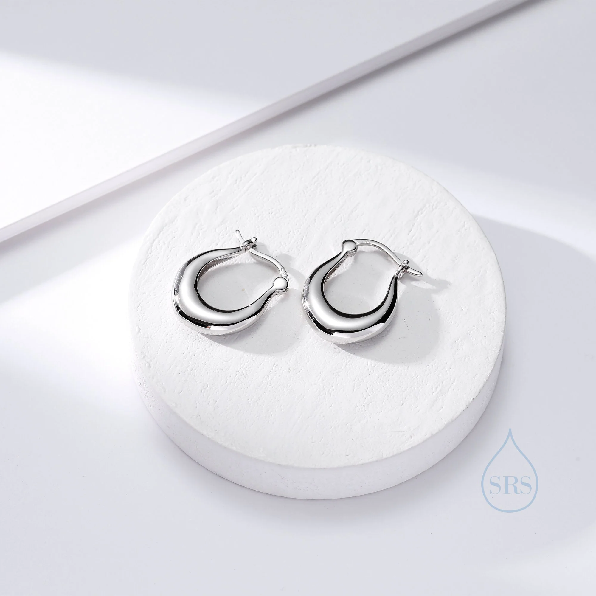 Chunky Oval Hoop Earrings in Sterling Silver, 20mm Hoops, Silver or Gold, Dangle Drop Earrings, Light Weight - Image 6