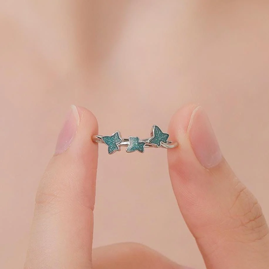 Enamel Ivy Leaf Motif Ring in Sterling Silver, Adjustable Size, Climbing Ivy Botanical Jewellery, Enamel Leaf Ring