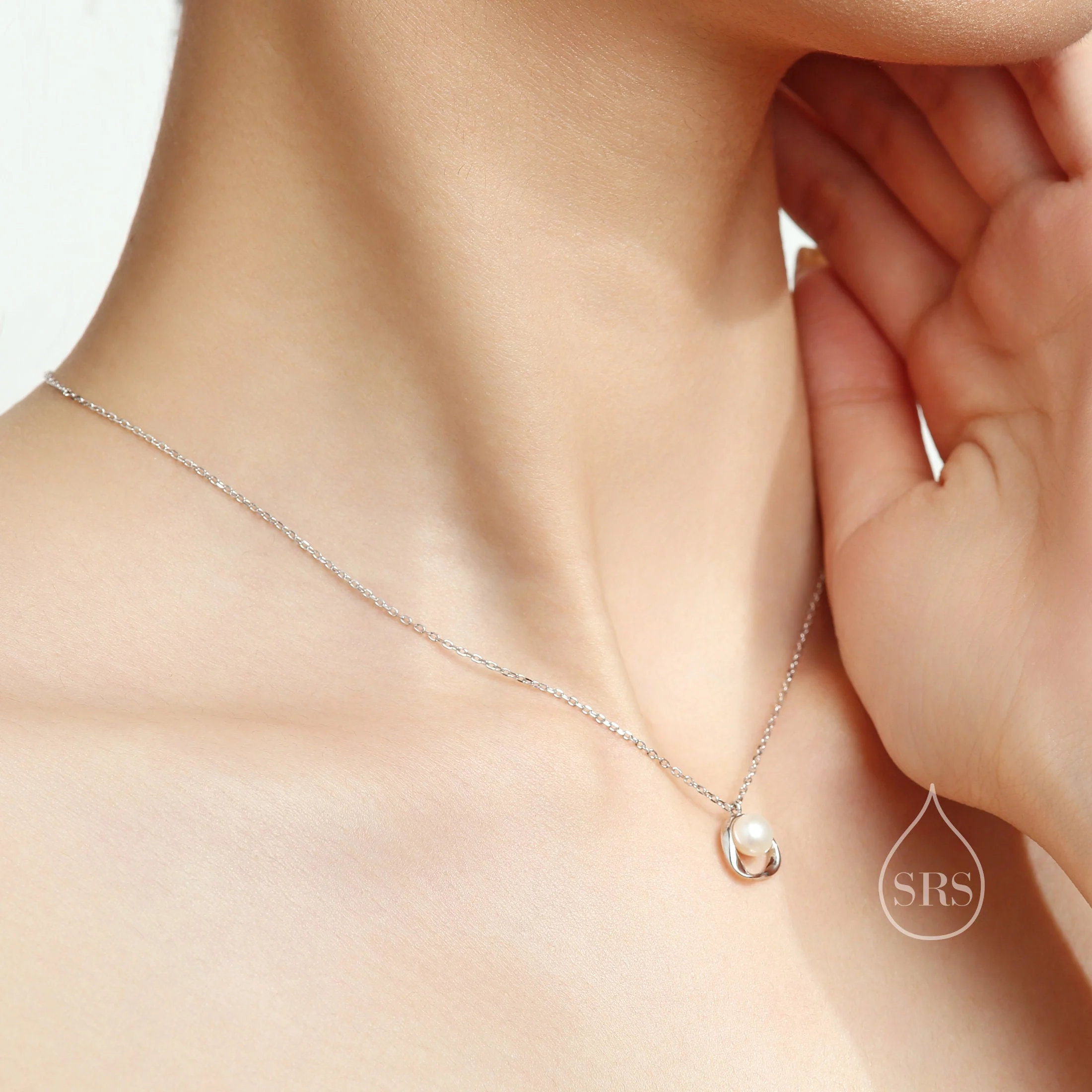 Genuine Freshwater Pearl and Mobius Circle Pendant Necklace in Sterling Silver, Silver or Gold or Rose Gold, Delicate Keshi Pearl Halo - Image 6