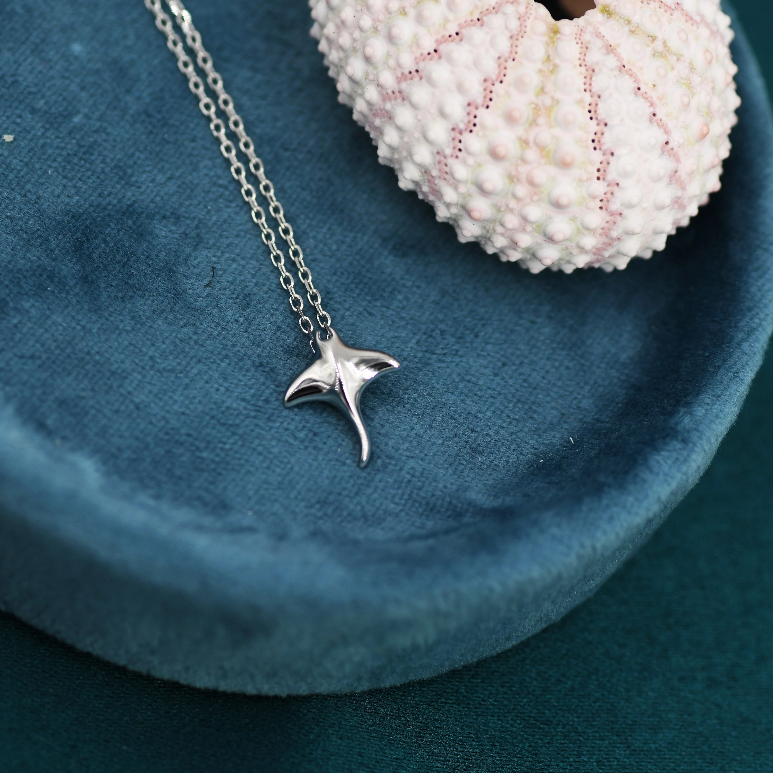 Manta Ray Pendant Necklace in Sterling Silver, Ray Fish Necklace, Stingray Necklace - Image 4