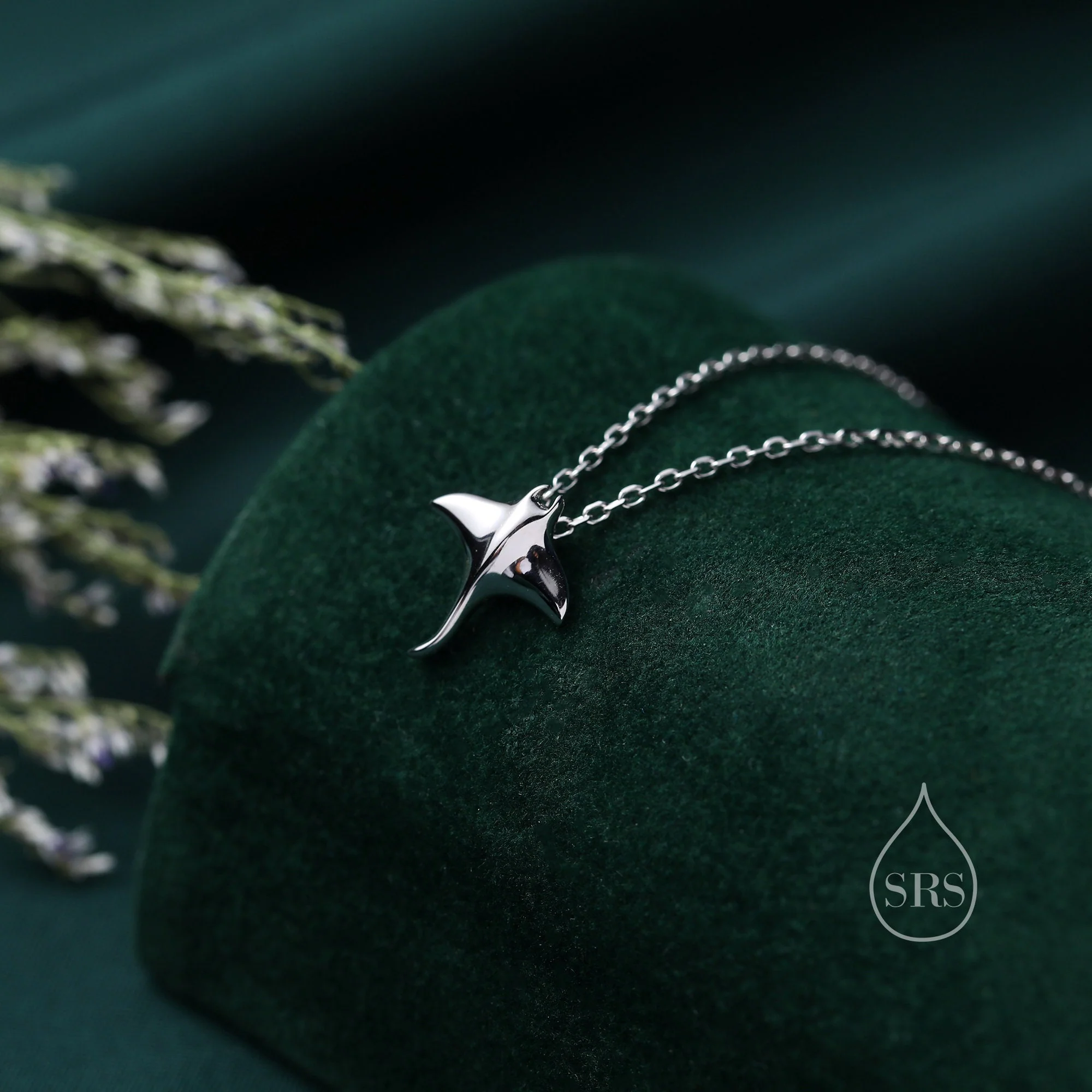 Manta Ray Pendant Necklace in Sterling Silver, Ray Fish Necklace, Stingray Necklace - Image 7