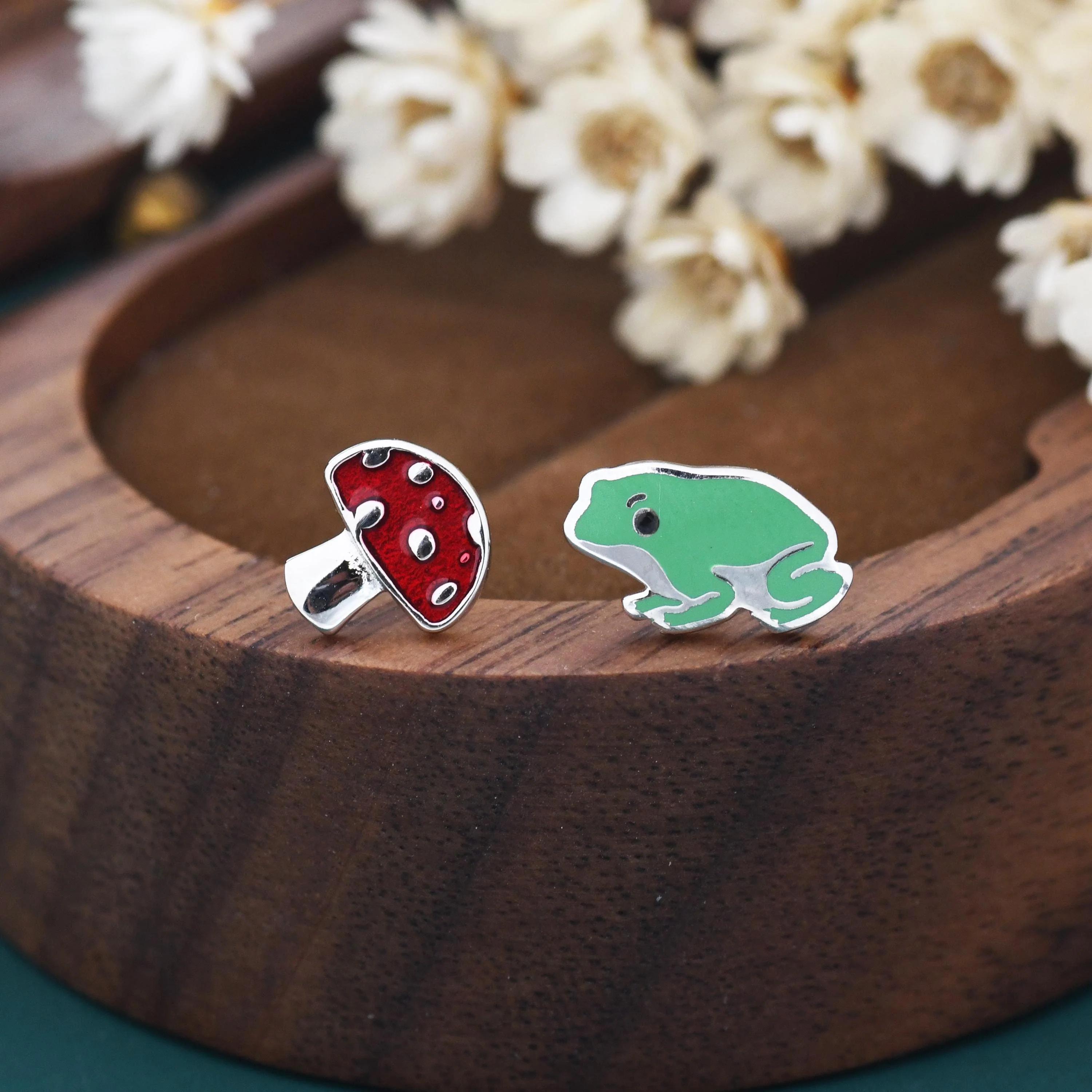 Mismatched Enamel Frog and Mushroom Stud Earrings in Sterling Silver, Kawaii Mushroom and Frog Earrings, Asymmetric Green Frog Earrings, - Image 2