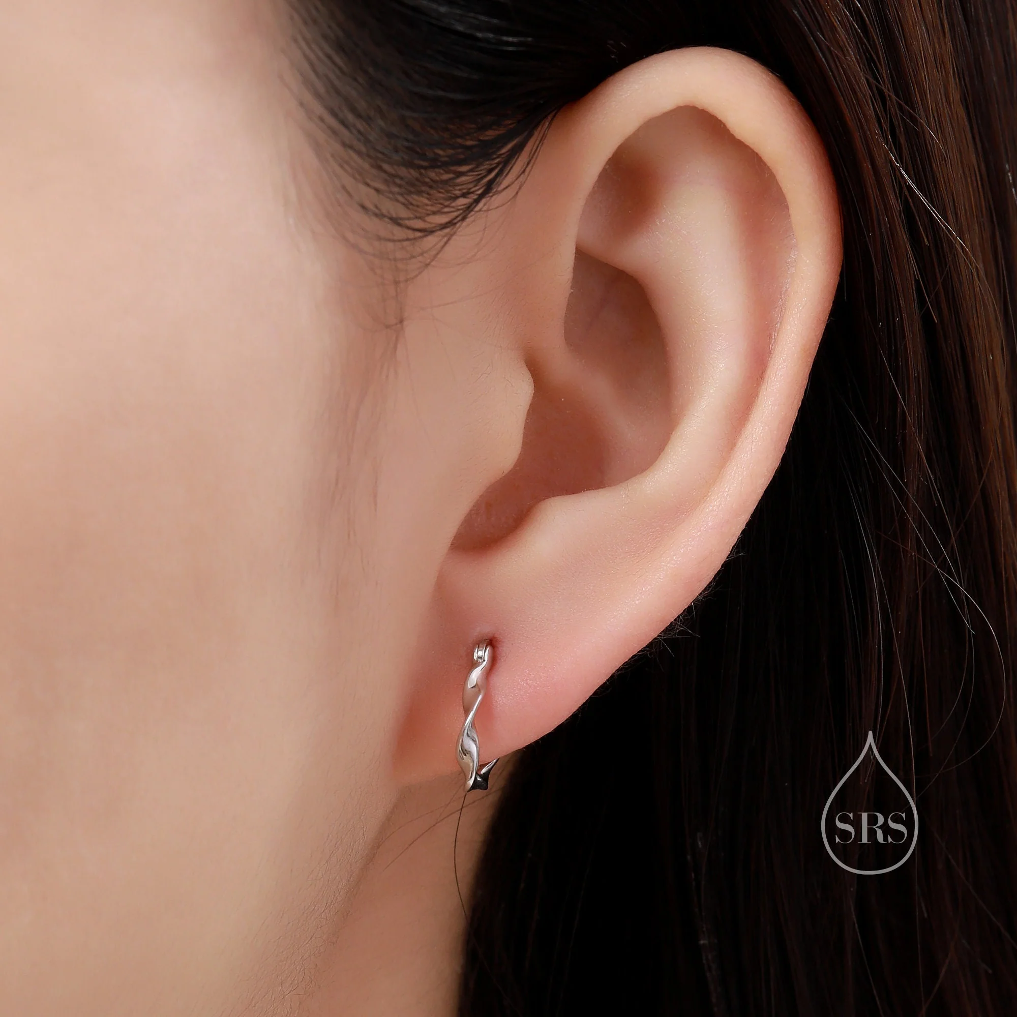 Mobius Strip Huggie Hoops in Sterling Silver, Gold, Rose Gold or Black, 8mm or 10mm, Minimalist Simple Hoop Earrings, Mobius Ring Huggies - Image 3