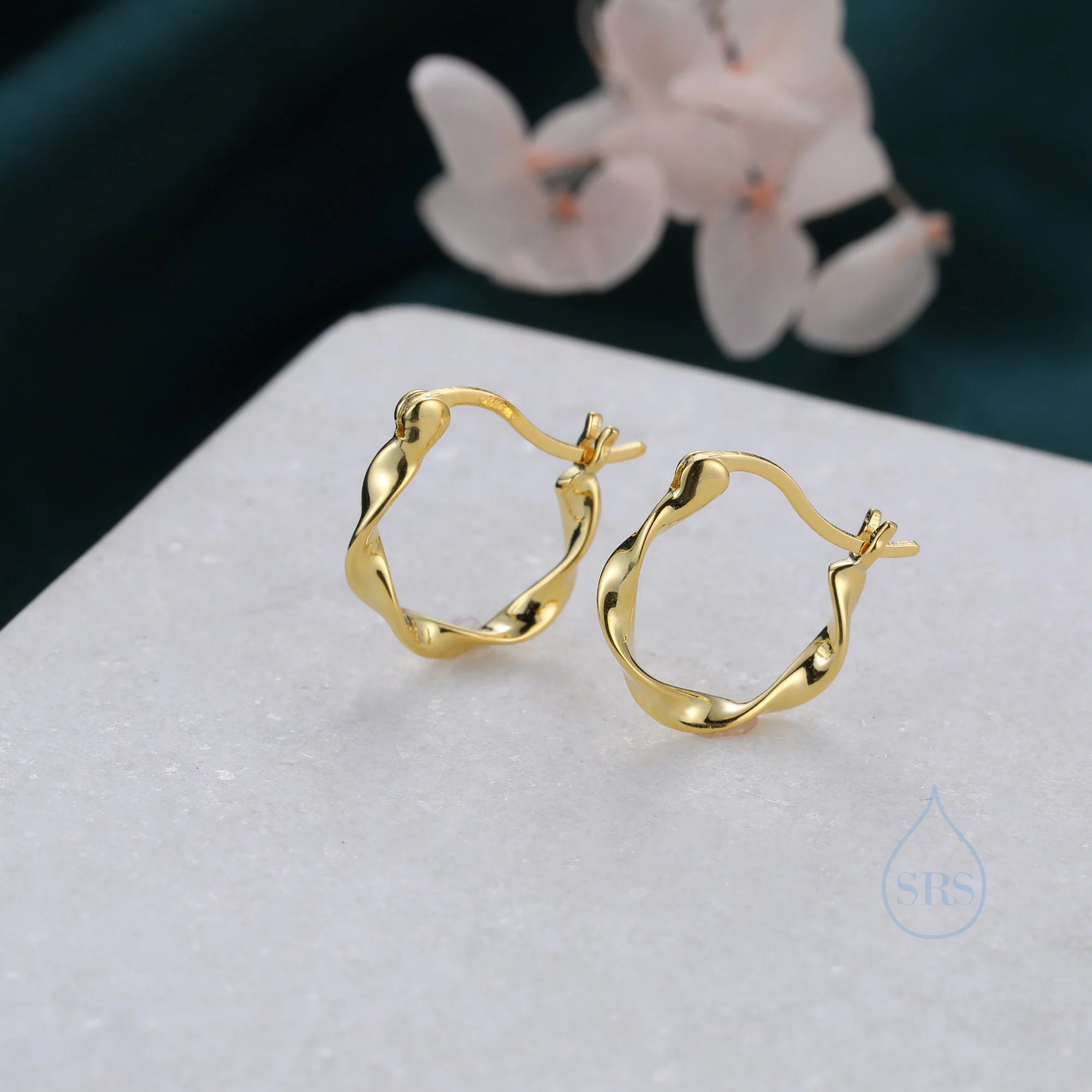Mobius Strip Huggie Hoops in Sterling Silver, Gold, Rose Gold or Black, 8mm or 10mm, Minimalist Simple Hoop Earrings, Mobius Ring Huggies - Image 5