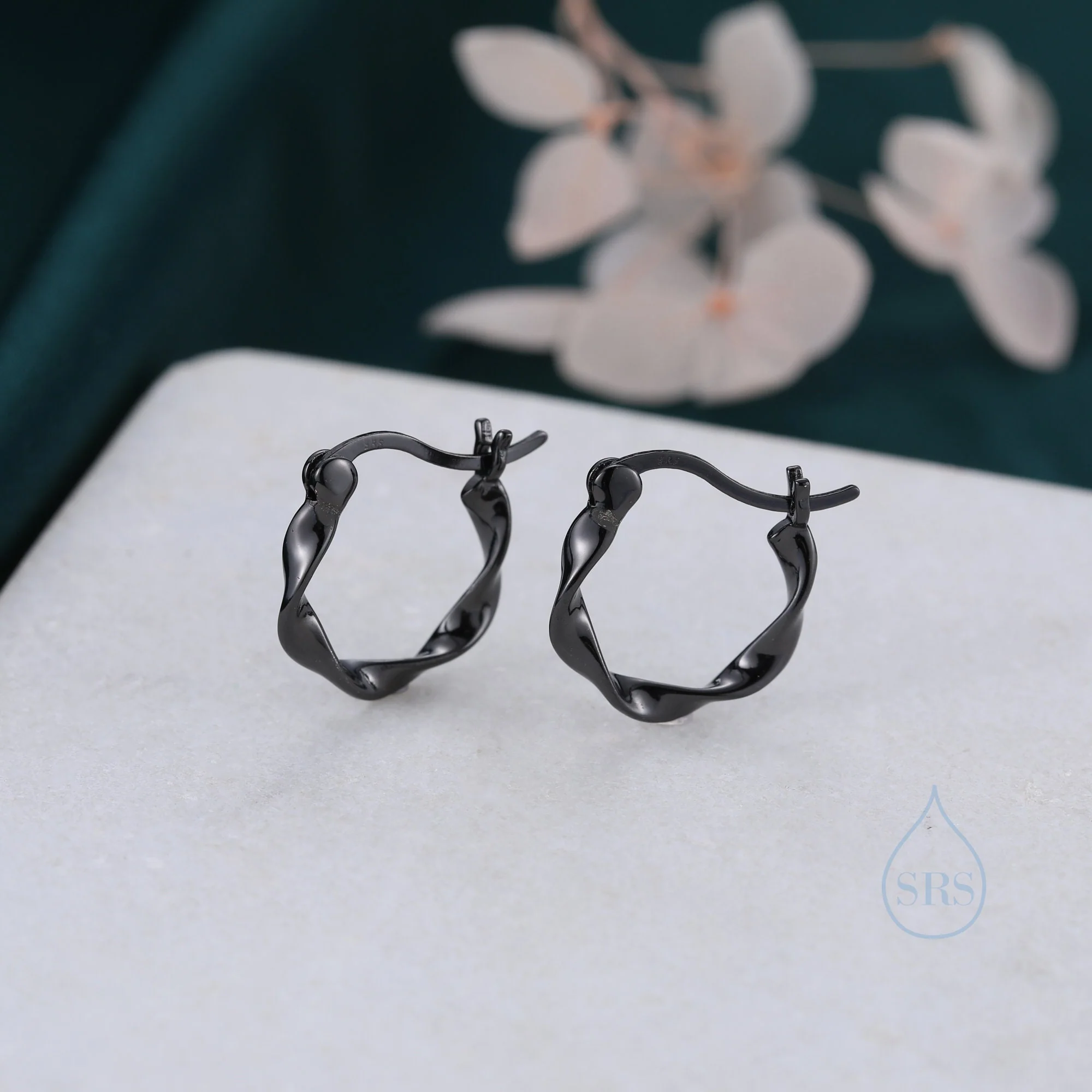 Mobius Strip Huggie Hoops in Sterling Silver, Gold, Rose Gold or Black, 8mm or 10mm, Minimalist Simple Hoop Earrings, Mobius Ring Huggies - Image 7