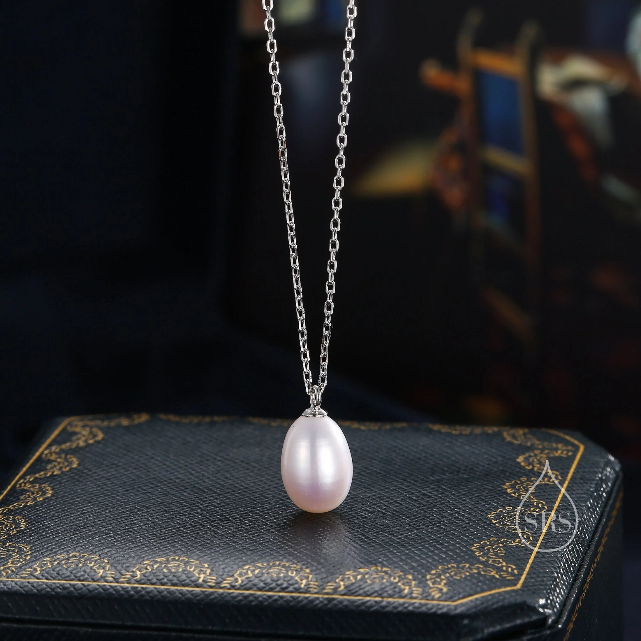 Natural Pearl Necklace in Sterling Silver,  Genuine Freshwater Pearl Pendant Necklace in Sterling Silver,  Minimalist Oval Pearl