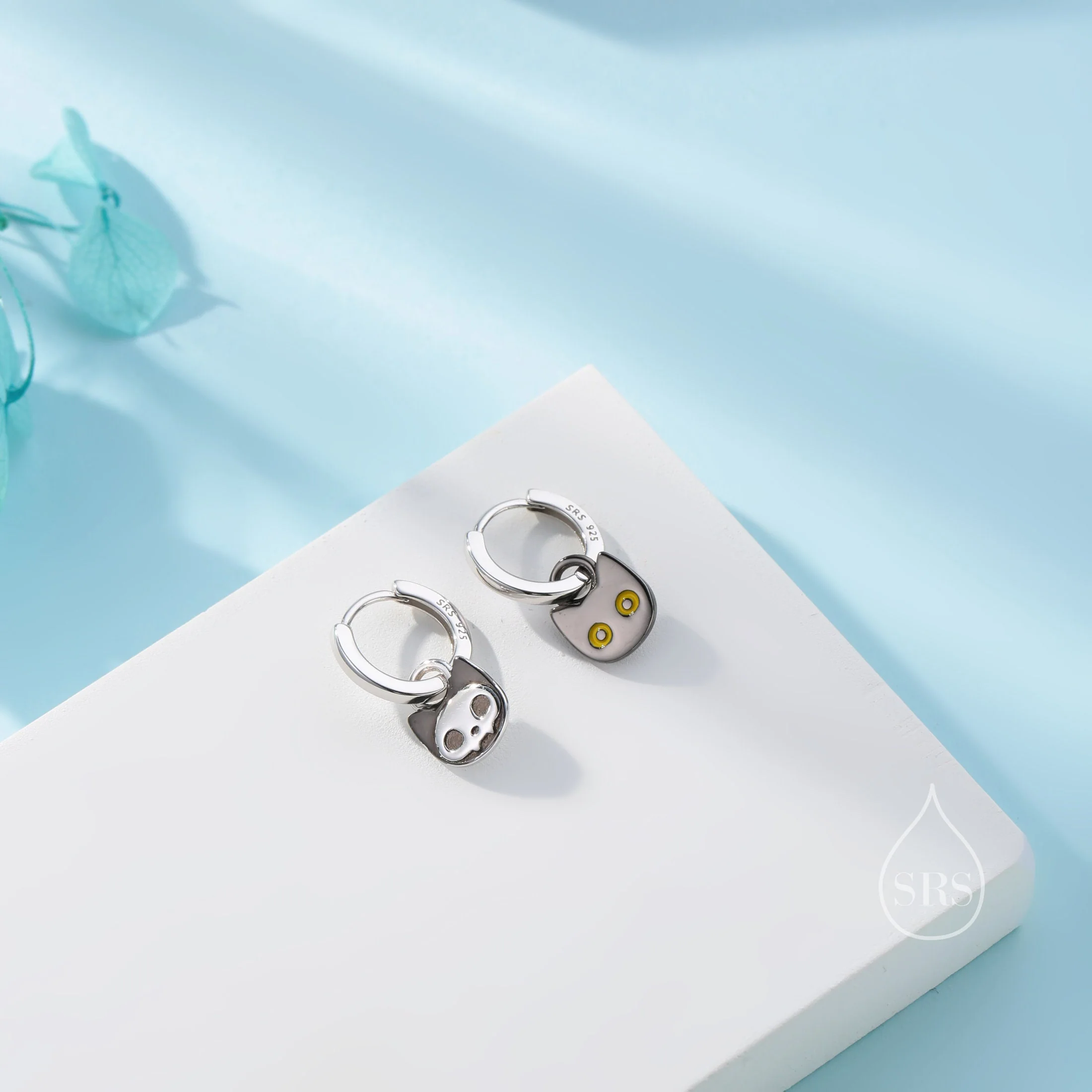 Schrodinger's Cat Asymmetric Huggie Hoop Earrings, Mismatched Black Cat Detachable Hoop Earrings in Sterling Silver, Black Rhodium Coated - Image 3
