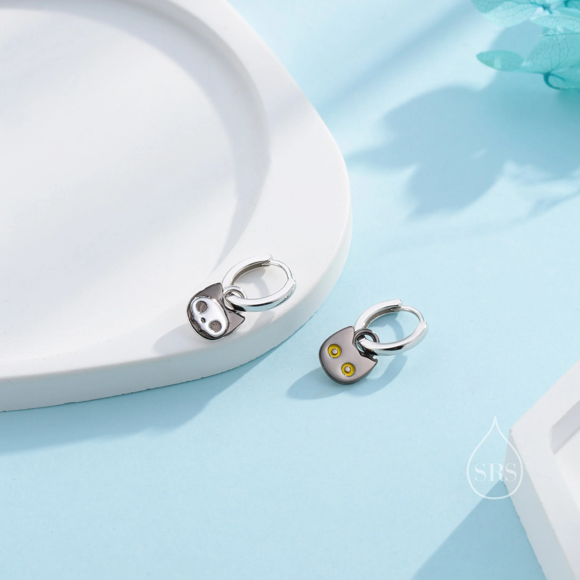 Schrodinger's Cat Asymmetric Huggie Hoop Earrings, Mismatched Black Cat Detachable Hoop Earrings in Sterling Silver, Black Rhodium Coated - Image 4