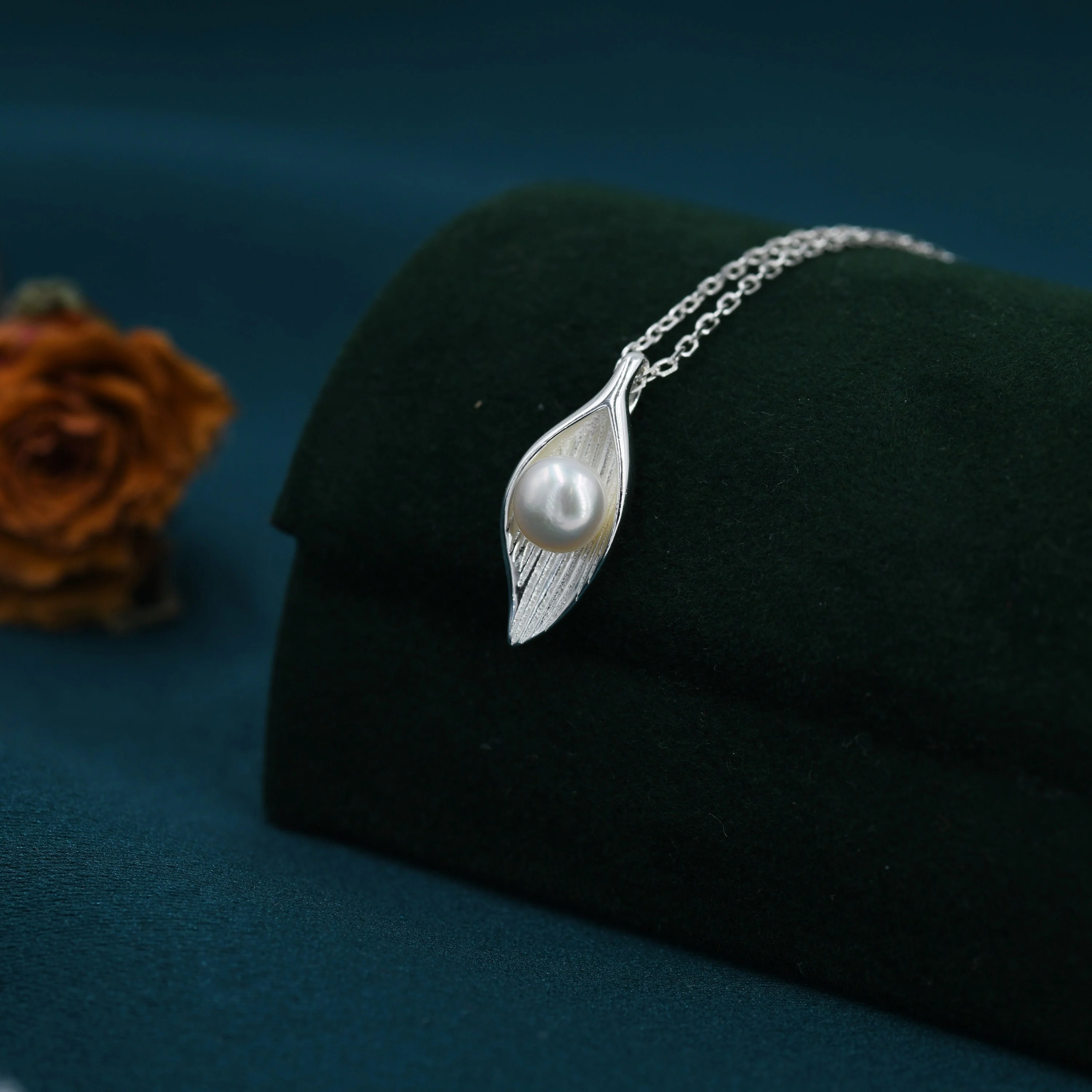 Sterling Silver Beautiful Calla Lily Flower Blossom Beautiful and Elegant Pendant Necklace - with Natural Freshwater Pearl - Delicate - Image 4
