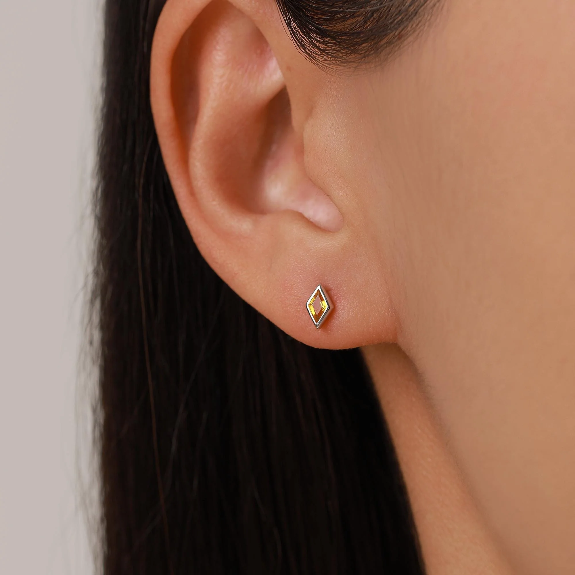 Sterling Silver Citrine CZ Rhombus 16G Flat Back Labret Earrings - Image 2