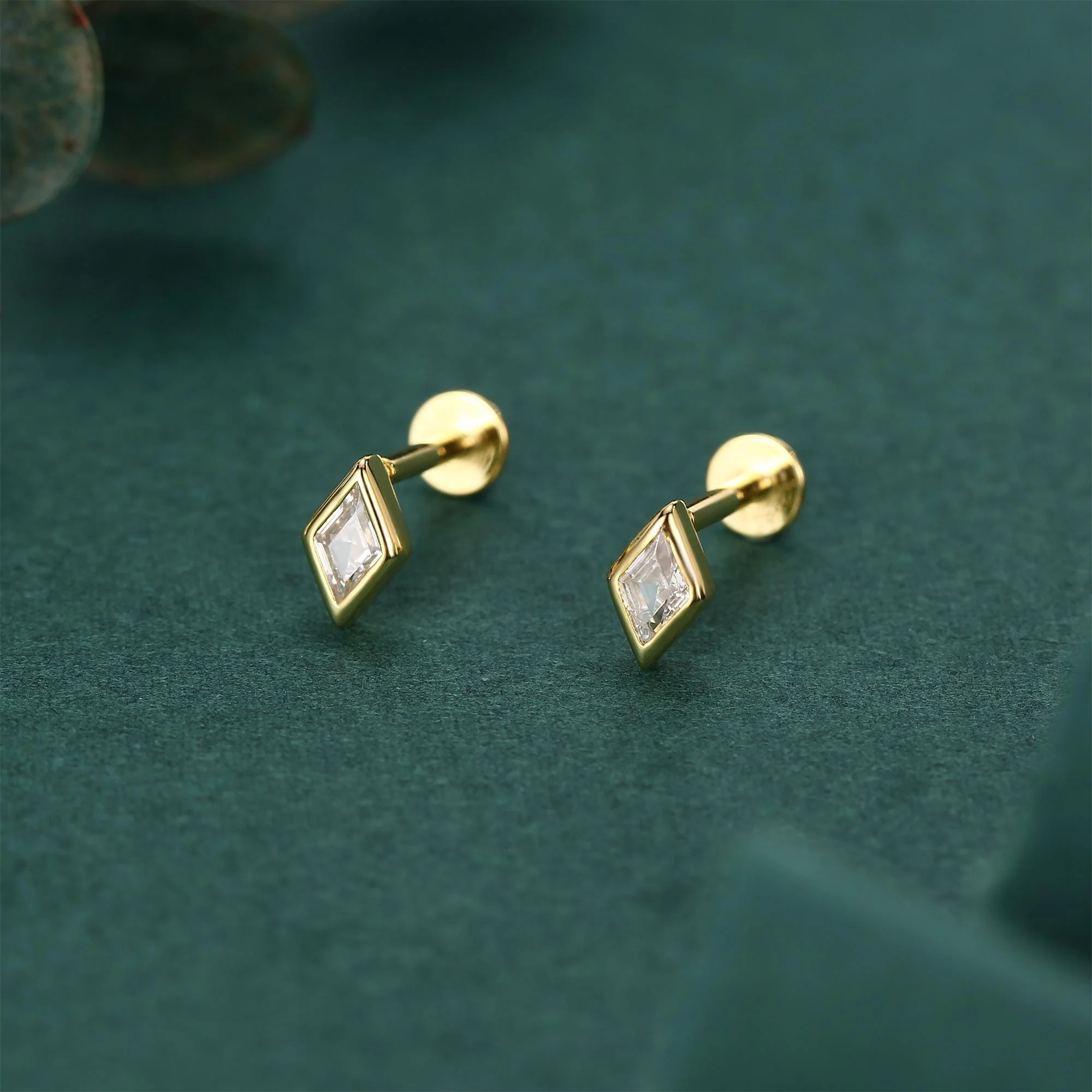 Sterling Silver Clear CZ Rhombus 16G Flat Back Labret Earrings - Image 6