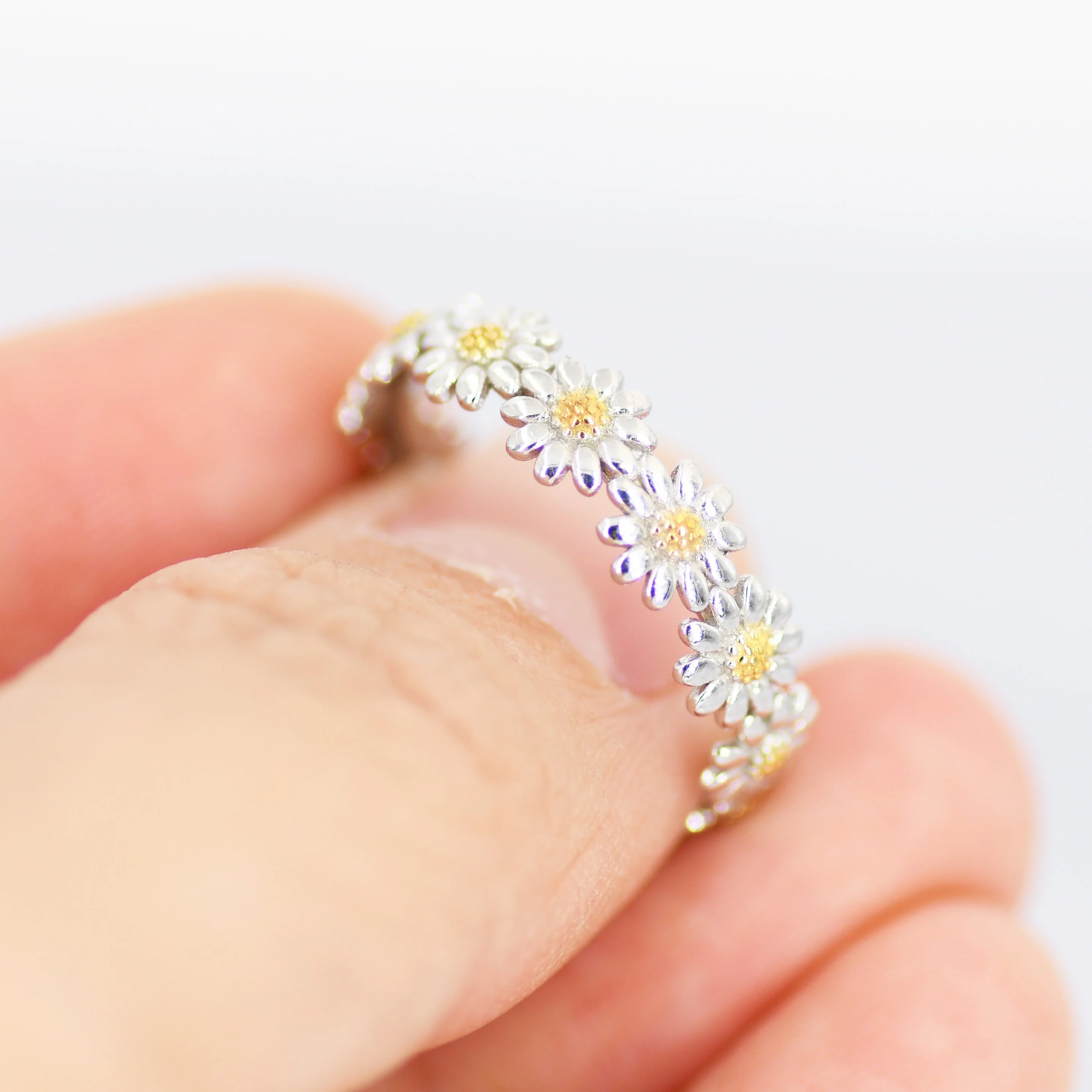 Sterling Silver Daisy Ring, Two Tone Flower Infinity Band, Eternity Ring, Friendship Ring, Nature Inspired Jewellery US 5 - 8 - Image 4