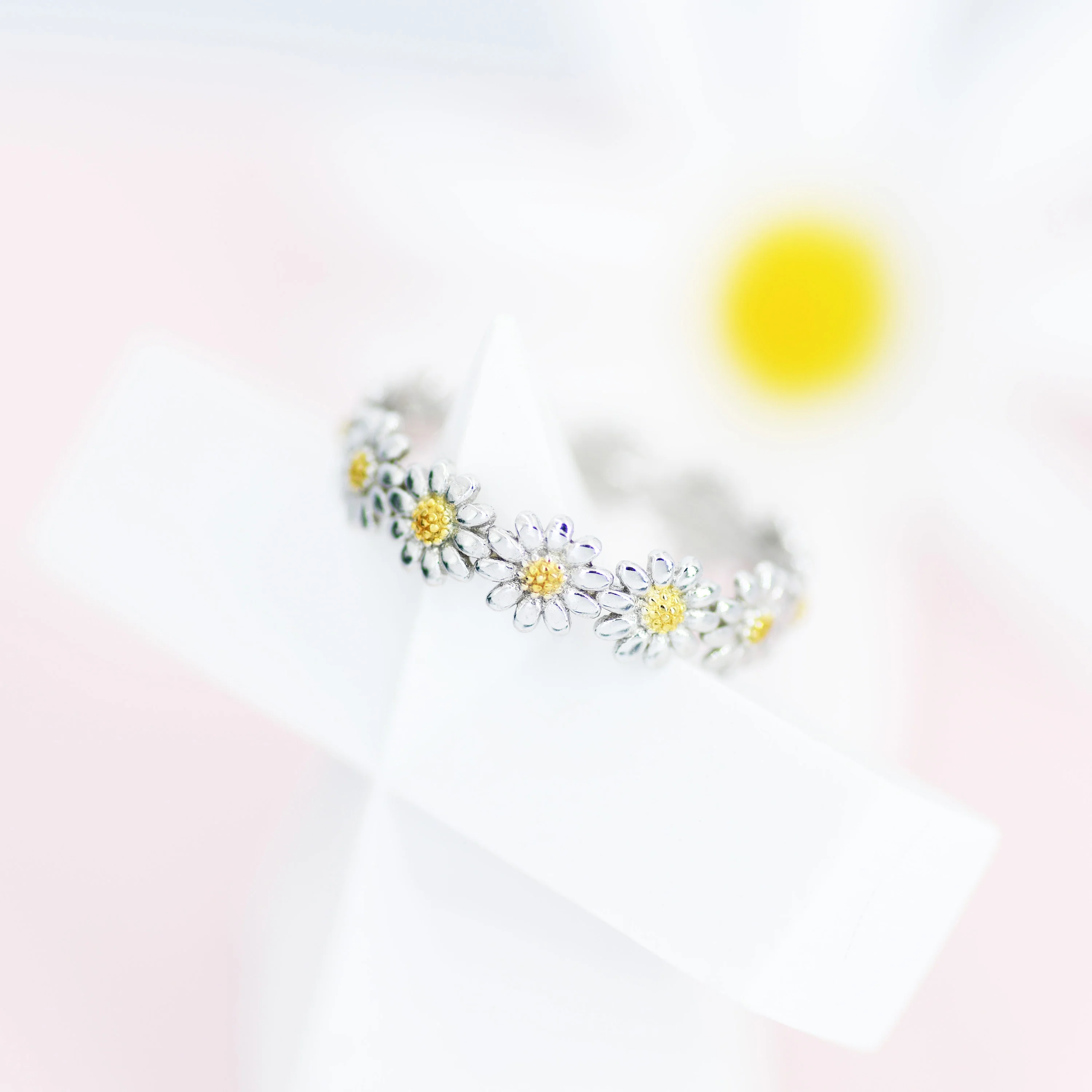 Sterling Silver Daisy Ring, Two Tone Flower Infinity Band, Eternity Ring, Friendship Ring, Nature Inspired Jewellery US 5 - 8 - Image 5