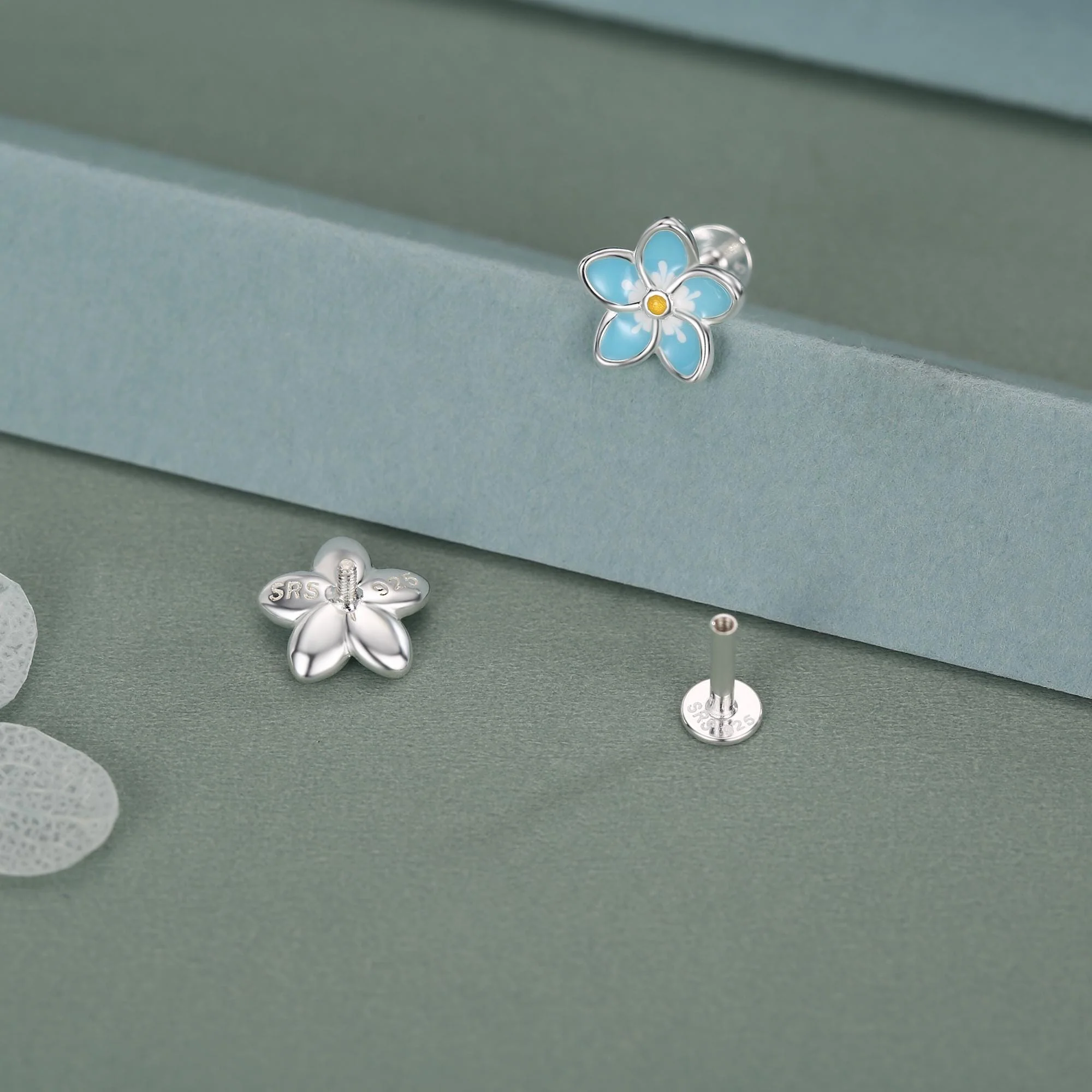 Sterling Silver Forget-Me-Not Flower 16G Flat Back Stud Earring - Image 4