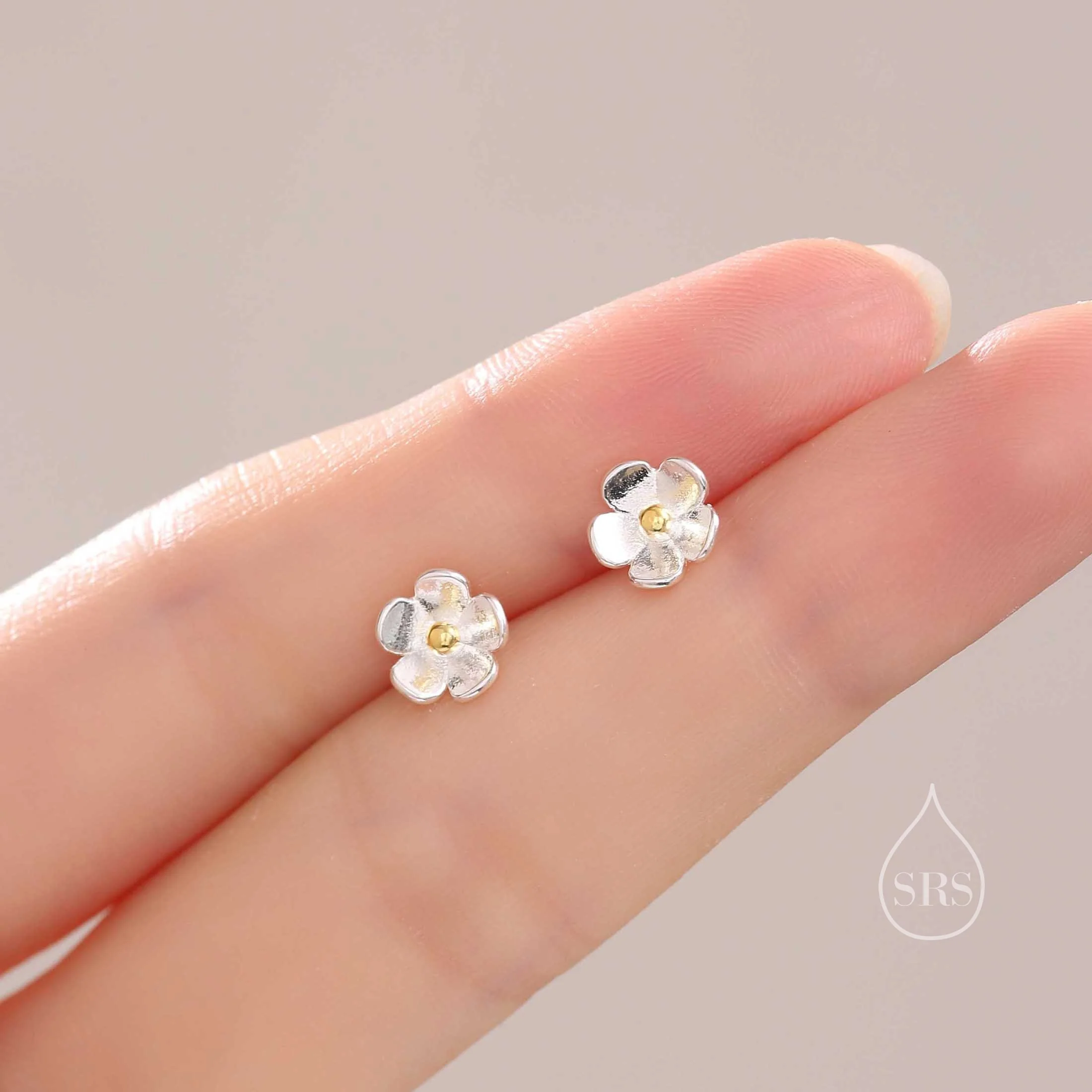 Sterling Silver Forget-me-not Flower Stud Earrings, Polished Finish, Nature Inspired Blossom Earrings, Cute and Quirky - Image 4