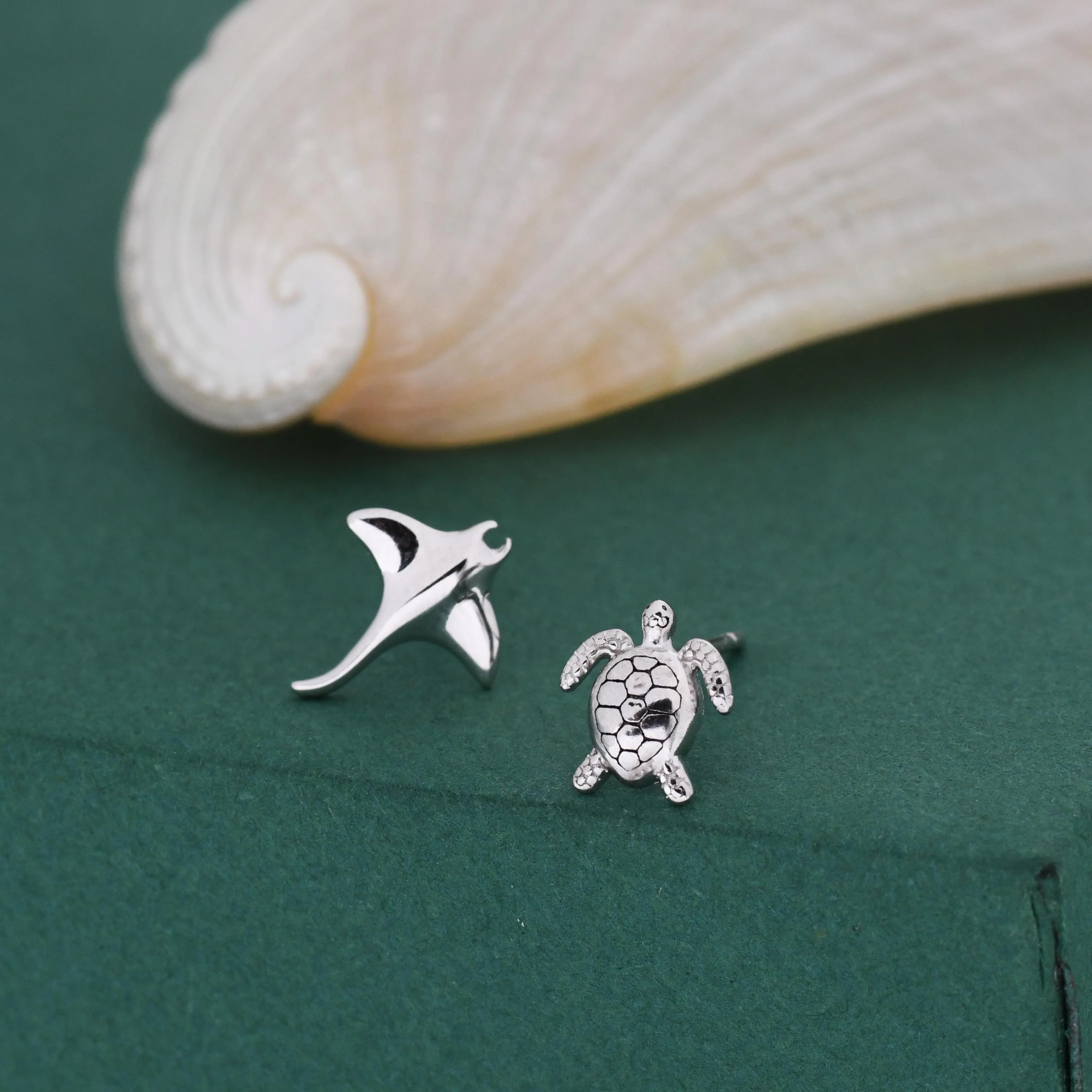 Sterling Silver Manta Ray & Sea Turtle Stud Earrings – Ocean Animal Mismatched Earrings, Minimalist Marine Life Jewellery, Beach Lover Gift - Image 2