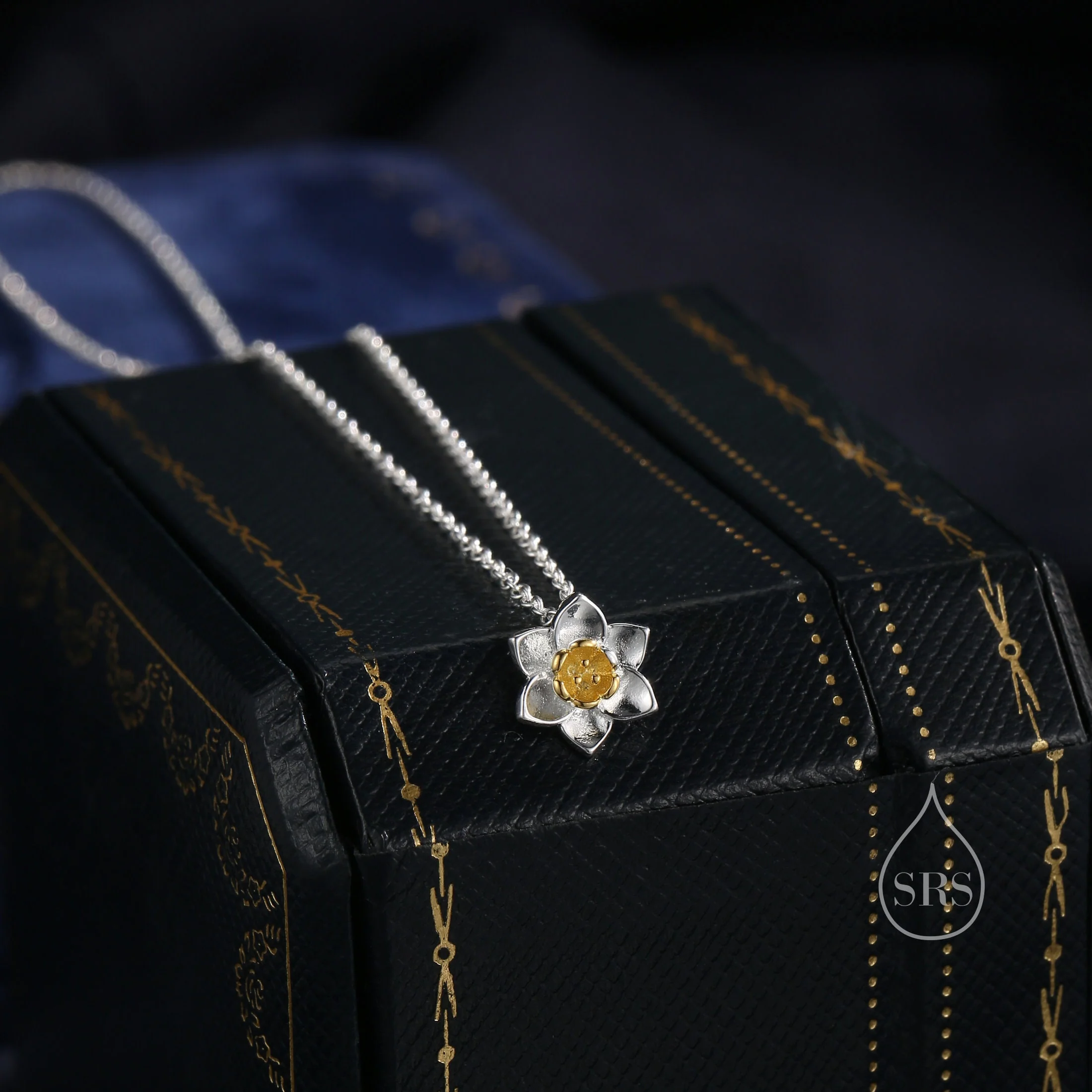 Sterling Silver Tiny Little Daffodil Flower Pendant Necklace - Image 3