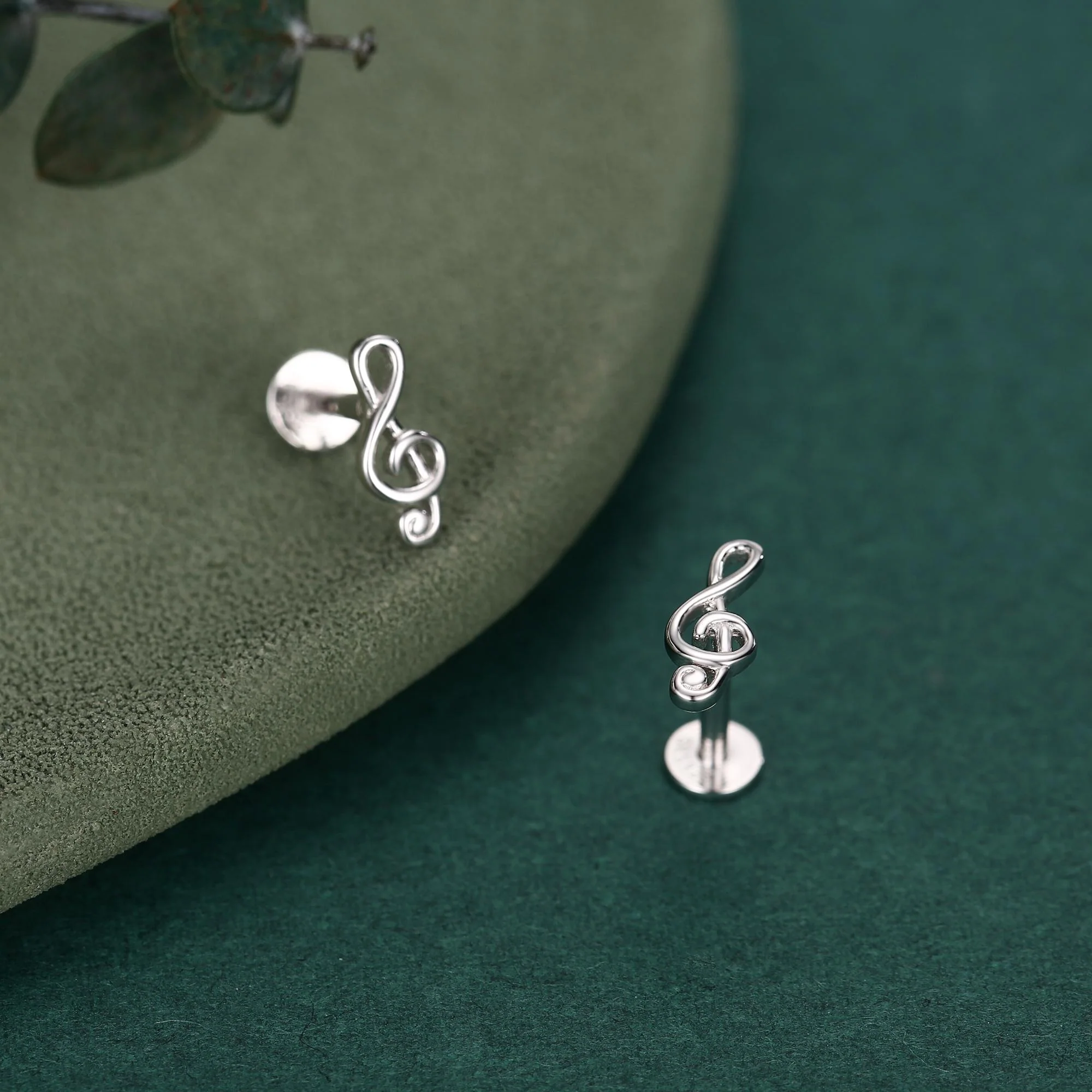 Sterling Silver Treble Clef 16G Flat Back Labret Earrings - Image 5