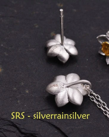 Sterling Silver Water lily Lotus Flower Blossom Pendant Necklace with Partial 18ct Gold Plating, Sweet Cute Pretty Jewellery - Image 9