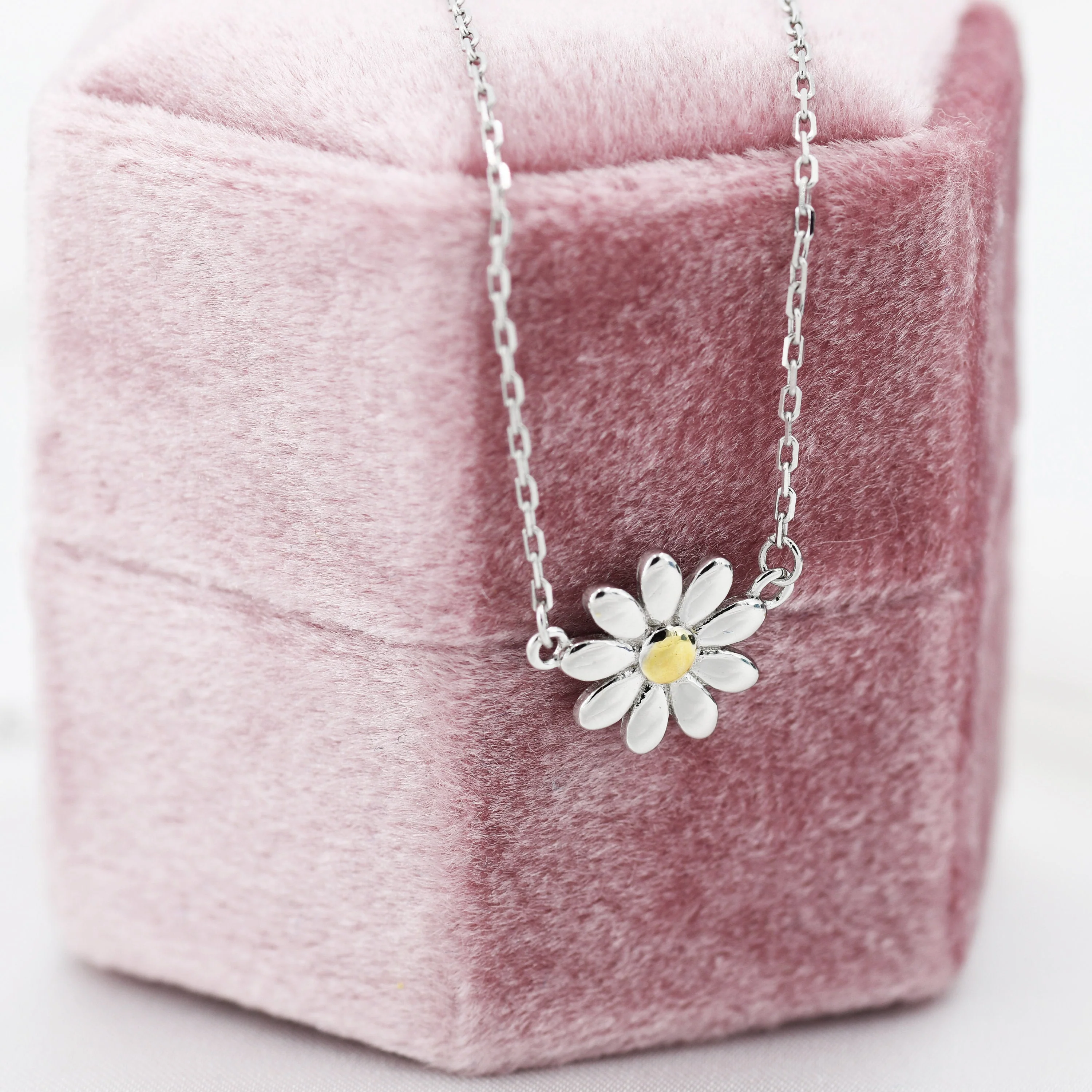 Tiny Daisy Pendant Necklace in Sterling Silver, Daisy Flower Necklace, Nature Inspired Jewellery - Image 6